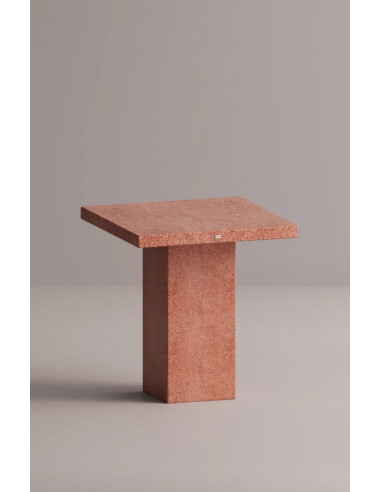 Billede af Ether spisebord i letbeton H75 x B70 x D70 cm - Rød terrazzo