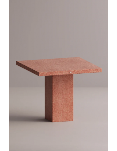 Billede af Ether spisebord i letbeton H75 x B90 x D90 cm - Rød terrazzo