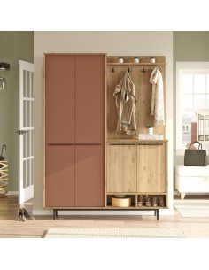 Garderobe i metal og...