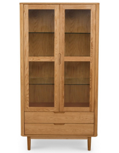 vitrineskab i olieret egetræ med lys der kan dæmpes