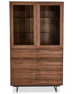 vitrineskab i valnød brun egetræ med lys