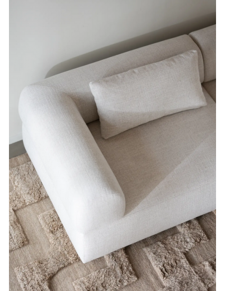 sofa til 3 personer i lys beige stof komfortabel design