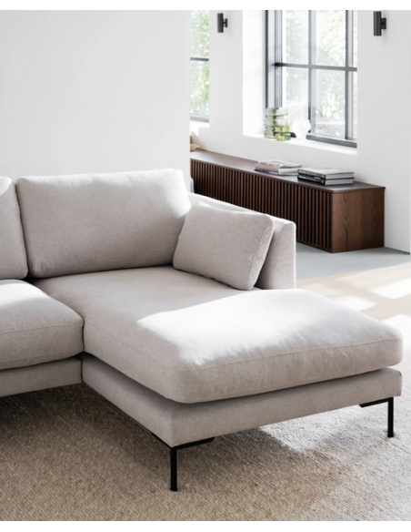 chaiselong sofa til 3 personer i lys beige stof komfortabel design chaiselongsofa