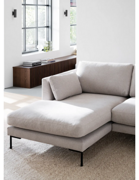 chaiselong sofa til 3 personer i lys beige stof komfortabel design chaiselongsofa