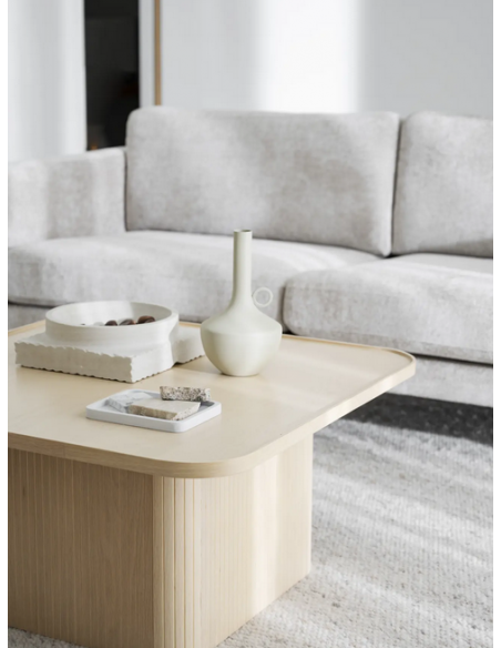 sofa til 3 personer i lys beige stof komfortabel design