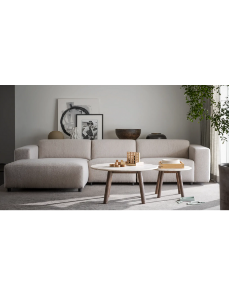 chaiselong sofa til 3 personer i lys beige stof komfortabel design chaiselongsofa