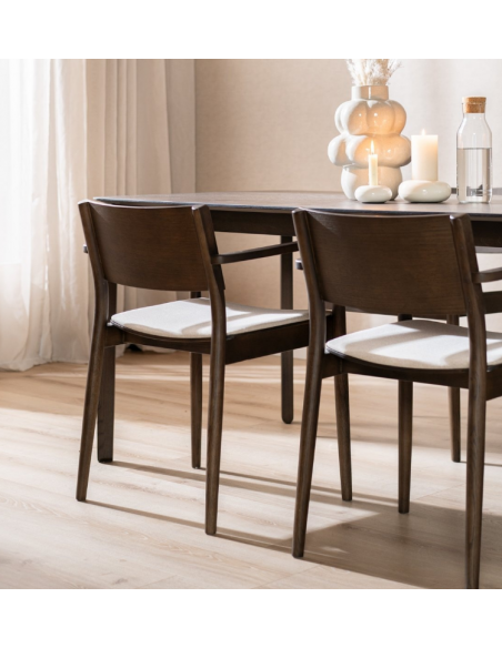 spisebordsstol spisestol armlæn restaurantmøbler restaurantindretning cafeindretning træ skandinavisk egetræ restaurantstole