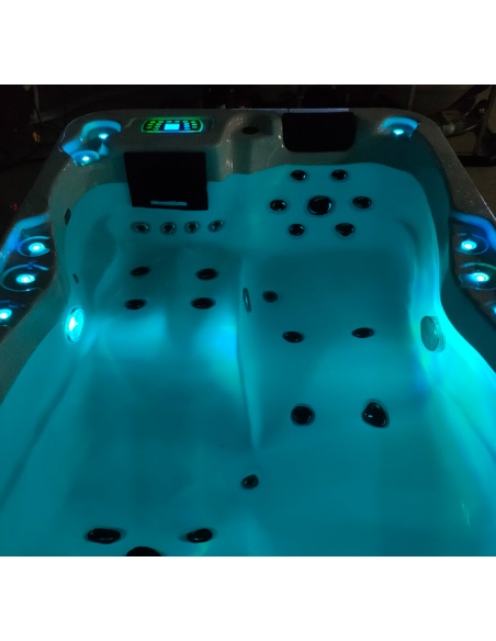 udendørs spa 3 personer udendørsspa spabad udendørs terrasse led bobler lys tilbud massage whirlpool boblebad