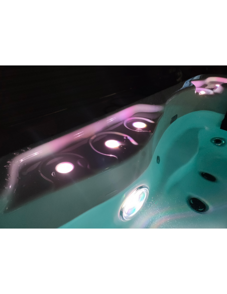 udendørs spa 3 personer udendørsspa spabad udendørs terrasse led bobler lys tilbud massage whirlpool boblebad