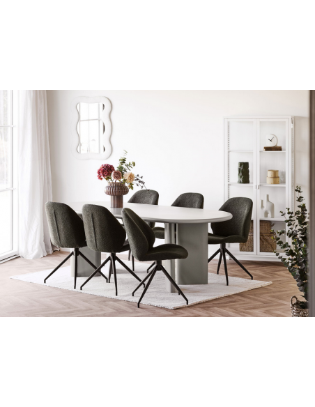 ovalt spisebord