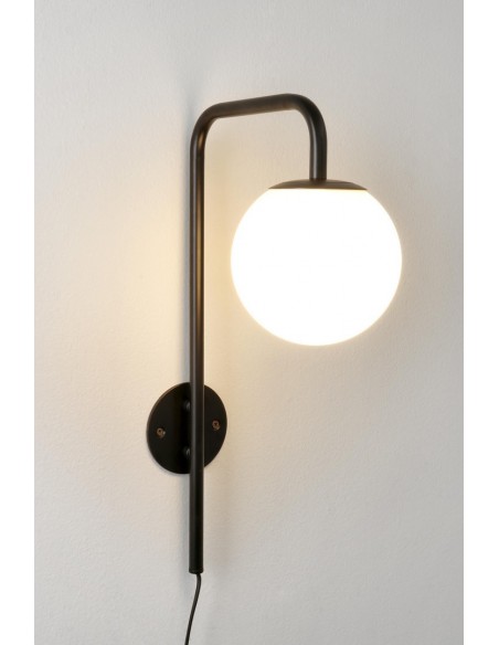 Væglampe sort hvid opalglas moderne design billig