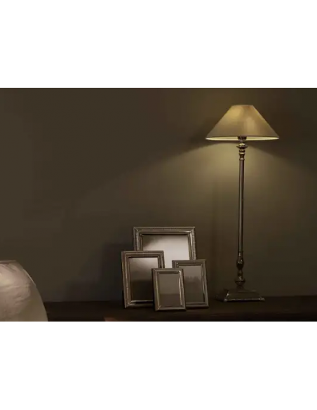 Flamant bordlampe stål krom sølv moderne design soveværelse seng sengelampe