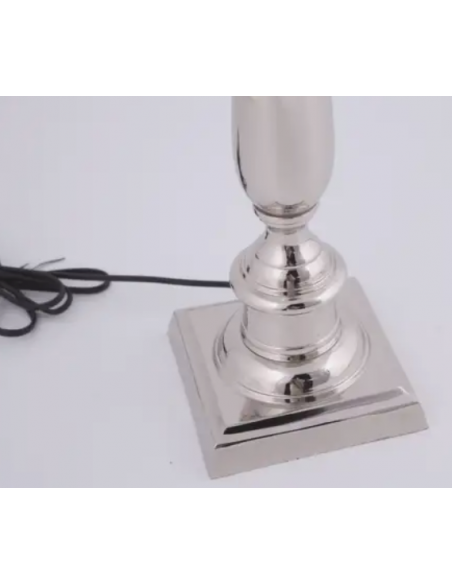 Flamant bordlampe stål krom sølv moderne design soveværelse seng sengelampe