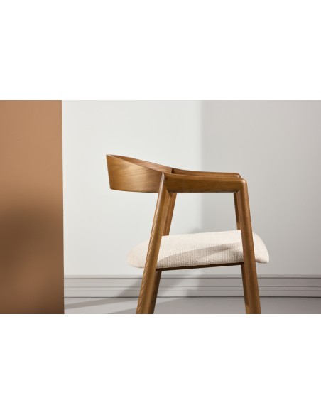 spisebordsstole med armlæn brun træ moderne nordisk skandinavisk dansk design