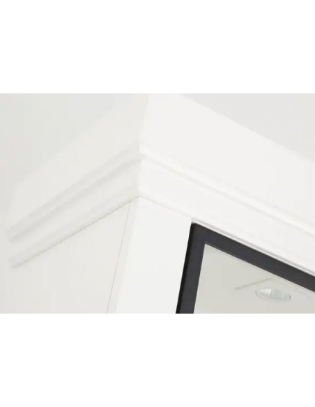 vitrineskab vitrine skab lys lamper belysning moderne design træ hvid