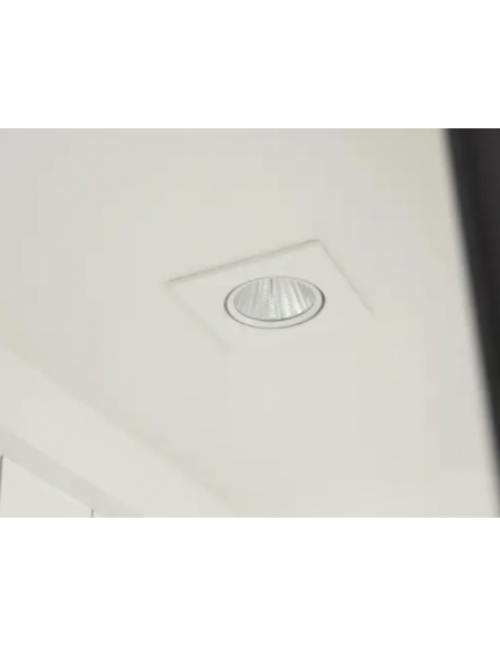 vitrineskab vitrine skab lys lamper belysning moderne design træ hvid