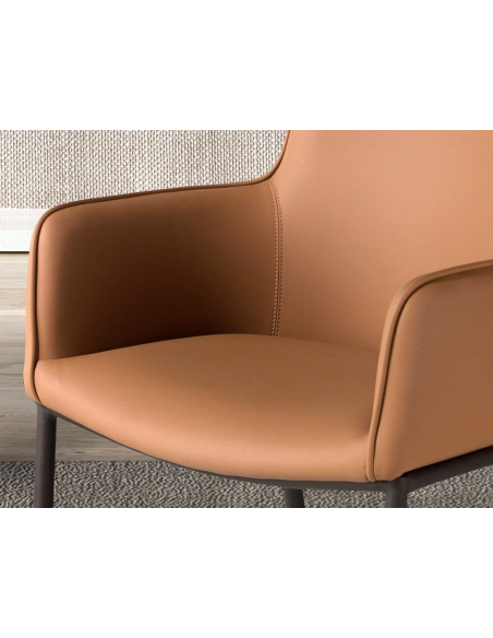 spisebordsstol med armlæn læder brun cognac erhvervsindretning restaurantmøbler