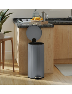 affaldsspand pedalspand køkken værksted sensor batteri håndfri berøringsfri 2