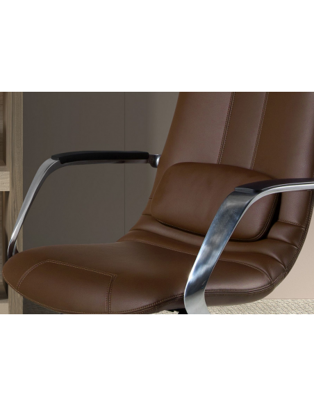 kontorstol med armlæn læder brun erhvervsindretning kontorindretning kontormøbler