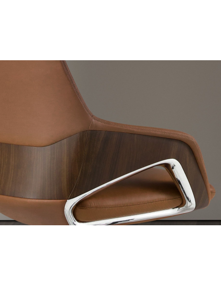 kontorstol med armlæn læder brun erhvervsindretning kontorindretning kontormøbler