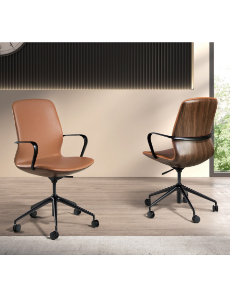 kontorstol med armlæn læder brun erhvervsindretning kontorindretning kontormøbler