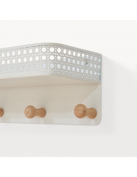 moderne hylde farvet garderobe entre badeværelse knagerække