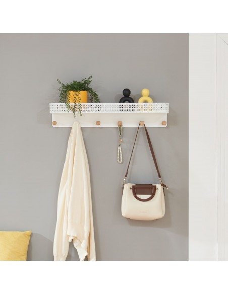 moderne hylde farvet garderobe entre badeværelse knagerække