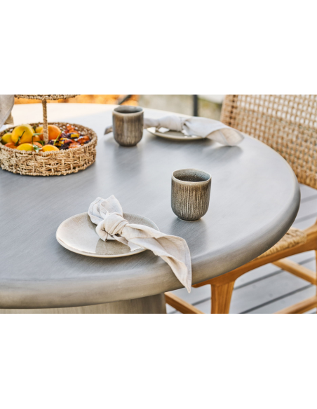 havebord rundt moderne design