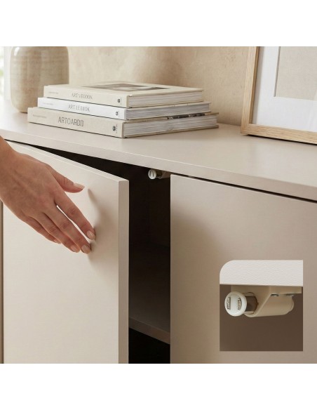 skænk træ eg sideboard opbevaring stuemøbler smal lav beige