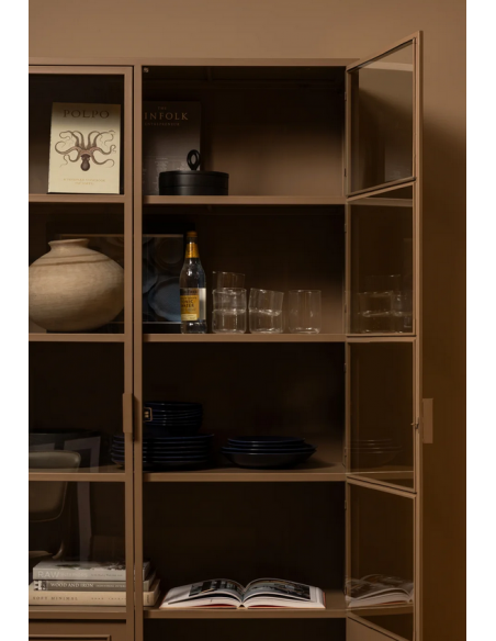 vitrine vitrineskab skab køkkenskab køkken opbevaring træ industrielt fabriks design