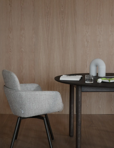 spisebordsstol med drejefod drejefunktion drej armlæn stof beige