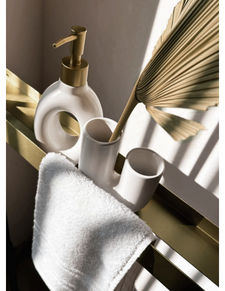 hylde væg væggen badeværelseshylde badeværelse bruseniche brusekabine bruser